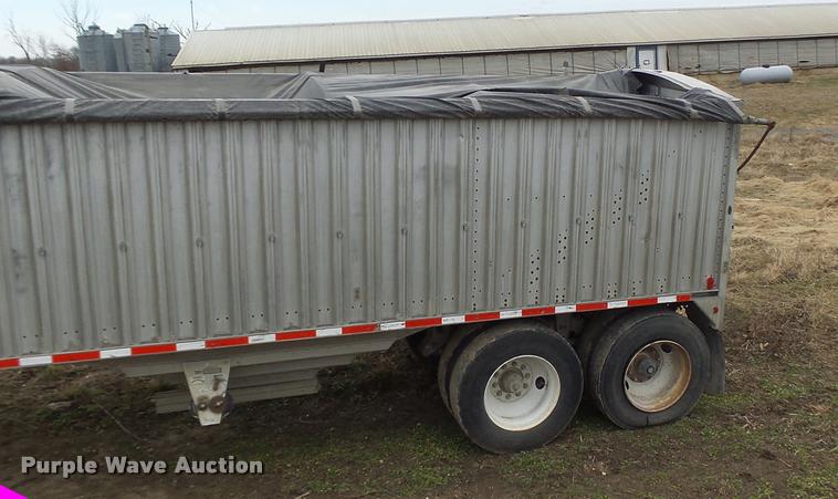 image for item DA3314 1980 Wilson AGH-500 double hopper grain trailer