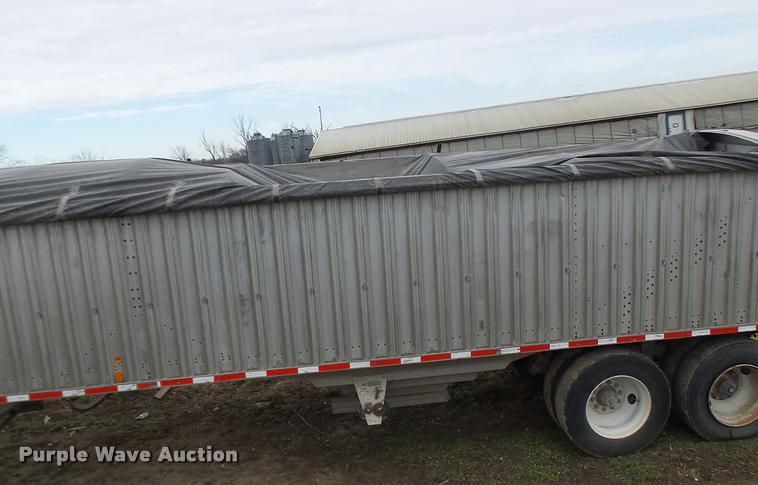 image for item DA3314 1980 Wilson AGH-500 double hopper grain trailer