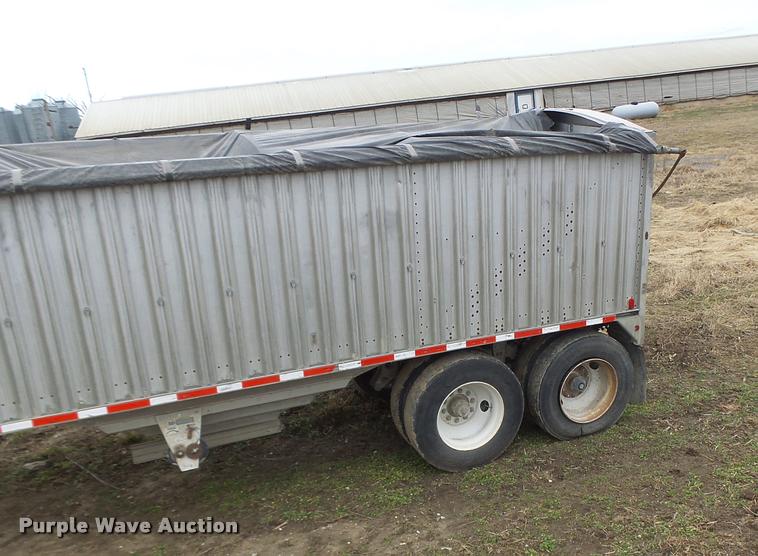 image for item DA3314 1980 Wilson AGH-500 double hopper grain trailer