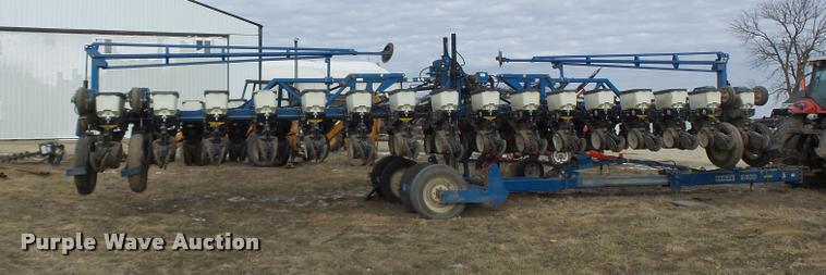 image for item DA3316 Kinze 3600 split row planter