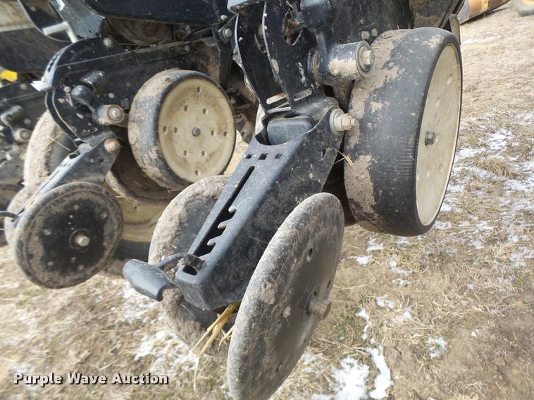 image for item DA3316 Kinze 3600 split row planter