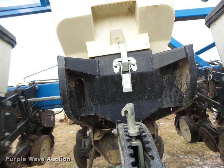 image for item DA3316 Kinze 3600 split row planter