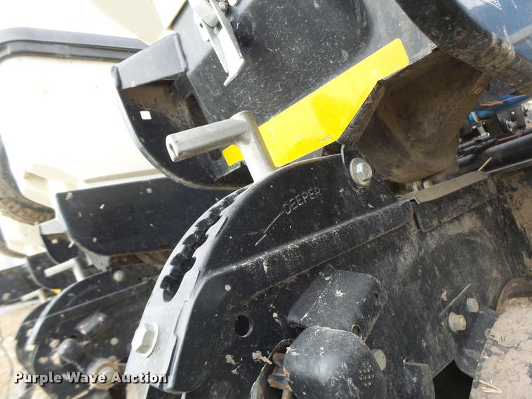 image for item DA3316 Kinze 3600 split row planter