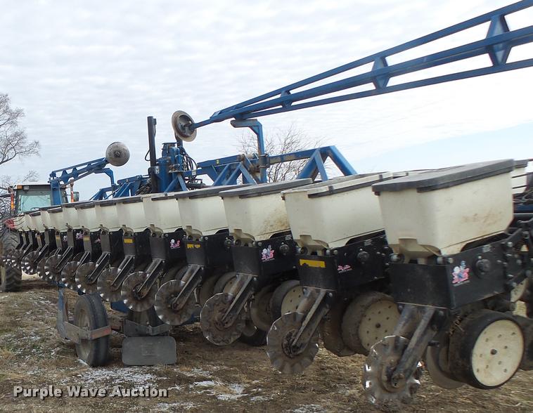image for item DA3316 Kinze 3600 split row planter
