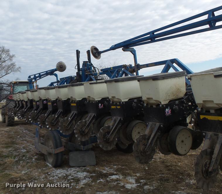 image for item DA3316 Kinze 3600 split row planter