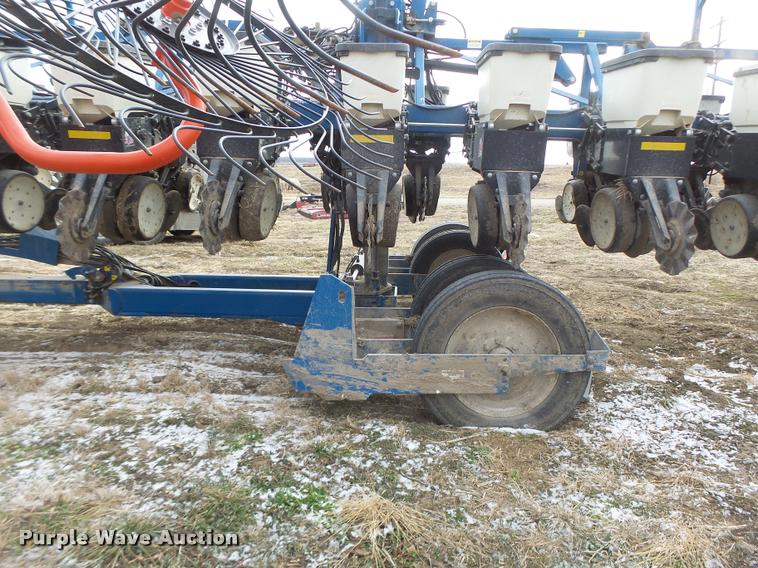 image for item DA3316 Kinze 3600 split row planter