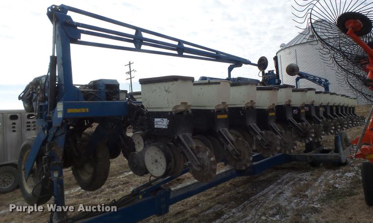 image for item DA3316 Kinze 3600 split row planter