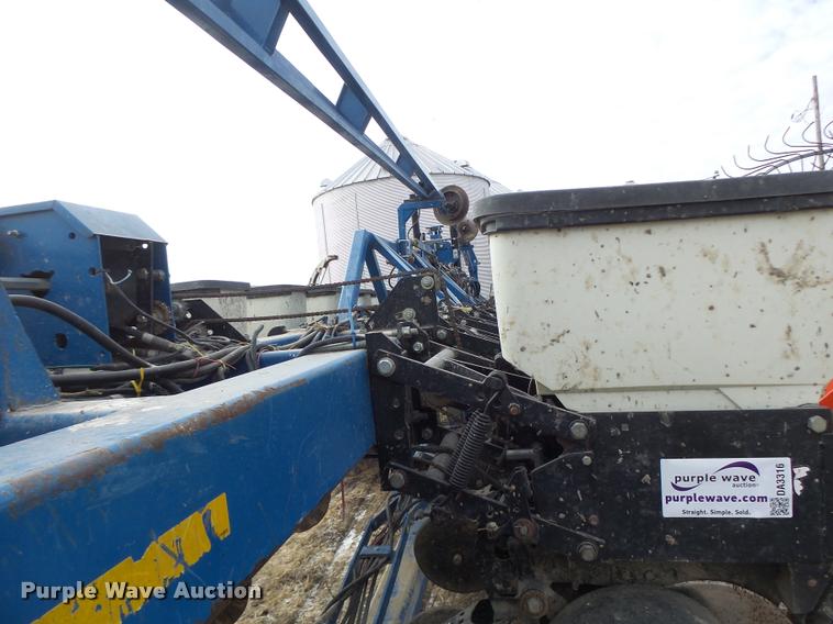 image for item DA3316 Kinze 3600 split row planter