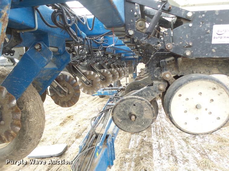 image for item DA3316 Kinze 3600 split row planter