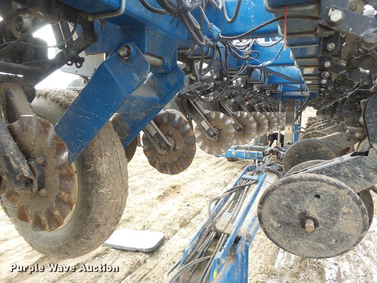 image for item DA3316 Kinze 3600 split row planter
