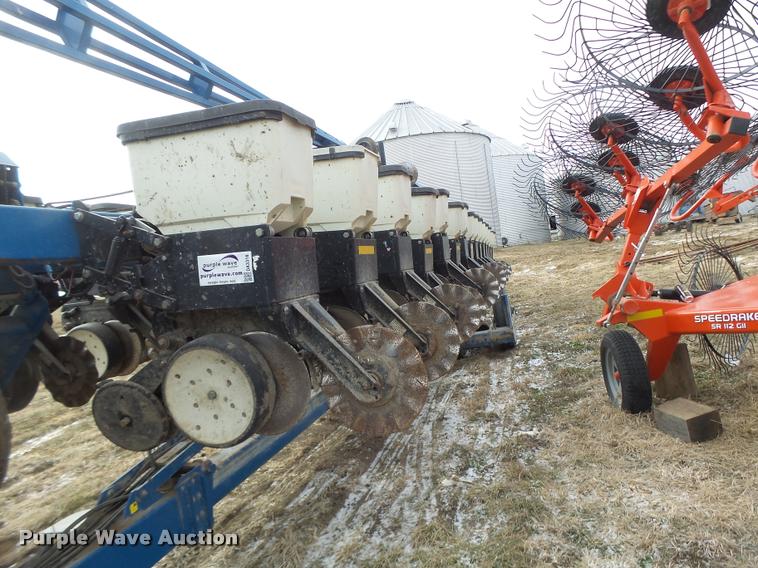 image for item DA3316 Kinze 3600 split row planter