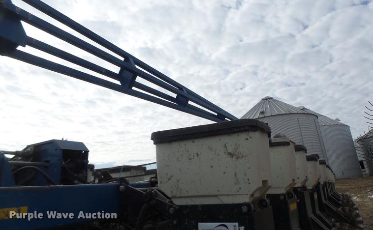 image for item DA3316 Kinze 3600 split row planter