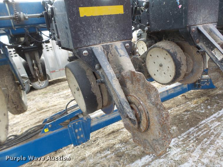 image for item DA3316 Kinze 3600 split row planter