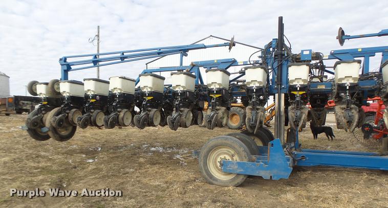 image for item DA3316 Kinze 3600 split row planter