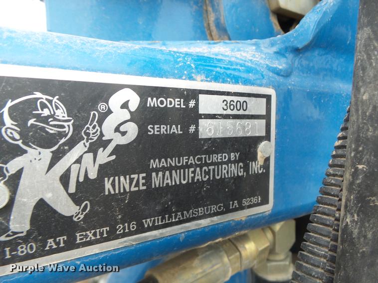 image for item DA3316 Kinze 3600 split row planter
