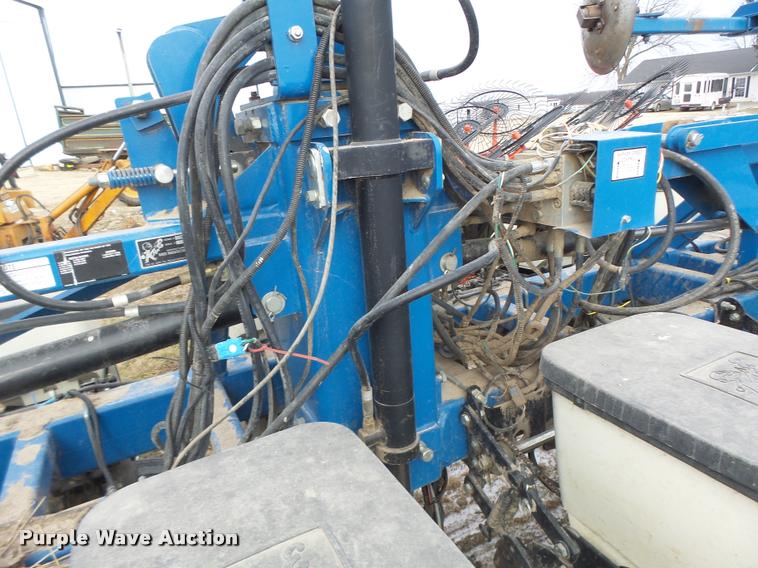 image for item DA3316 Kinze 3600 split row planter