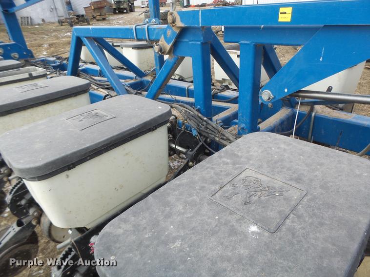 image for item DA3316 Kinze 3600 split row planter