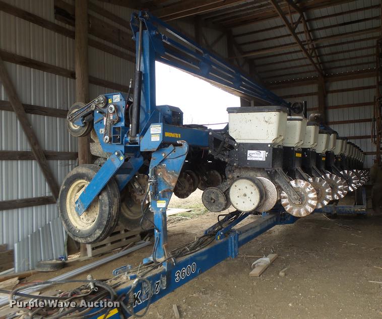 image for item DA3316 Kinze 3600 split row planter
