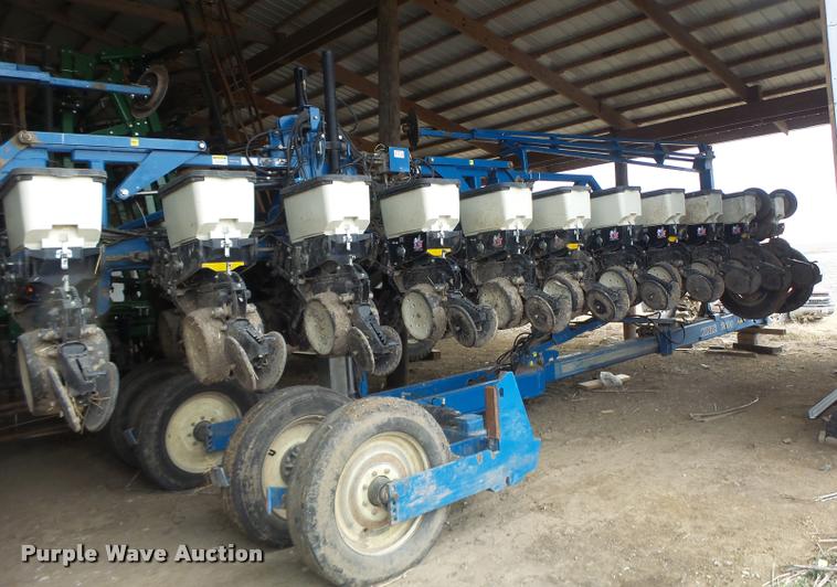 image for item DA3316 Kinze 3600 split row planter