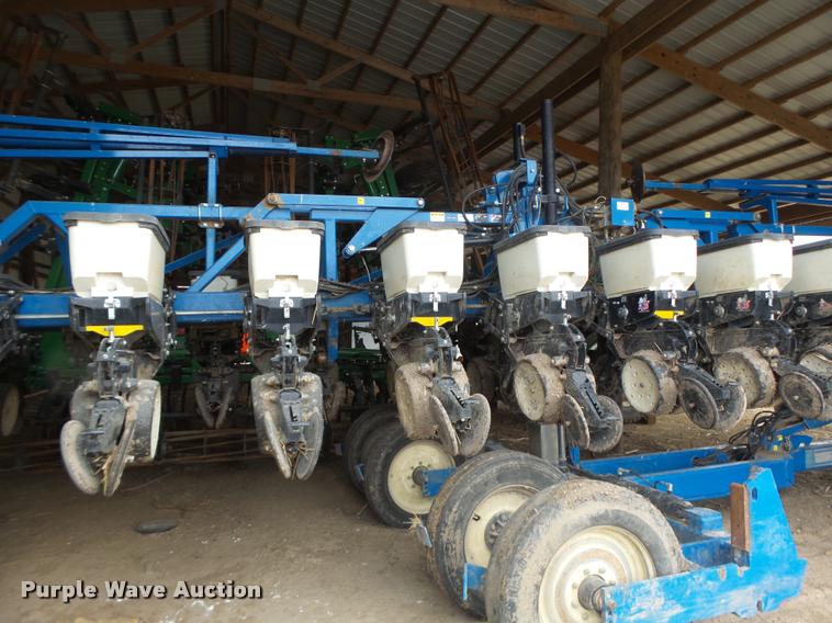 image for item DA3316 Kinze 3600 split row planter