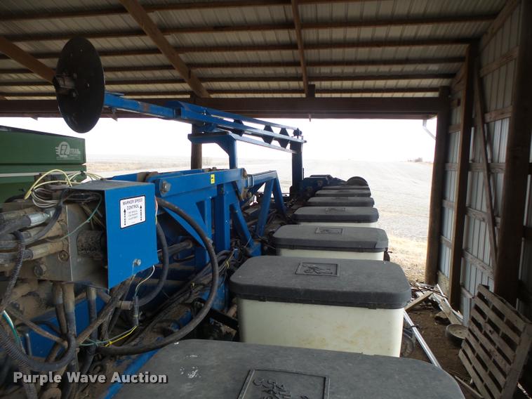 image for item DA3316 Kinze 3600 split row planter