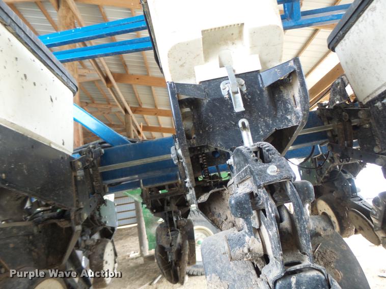 image for item DA3316 Kinze 3600 split row planter