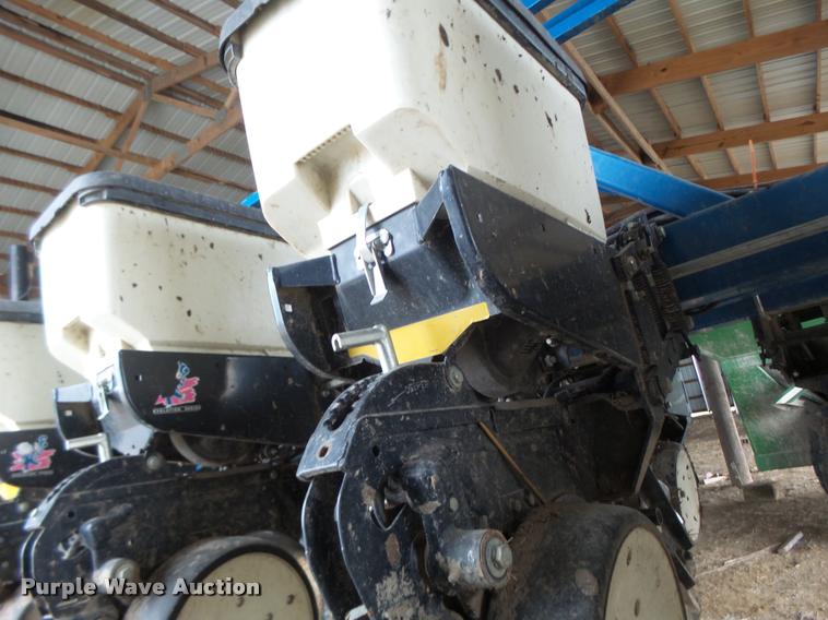 image for item DA3316 Kinze 3600 split row planter