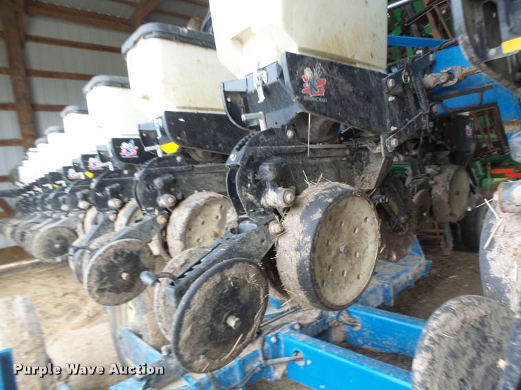 image for item DA3316 Kinze 3600 split row planter