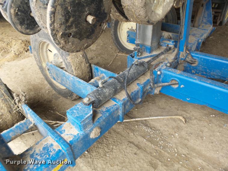 image for item DA3316 Kinze 3600 split row planter