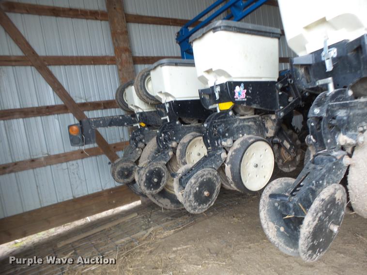 image for item DA3316 Kinze 3600 split row planter