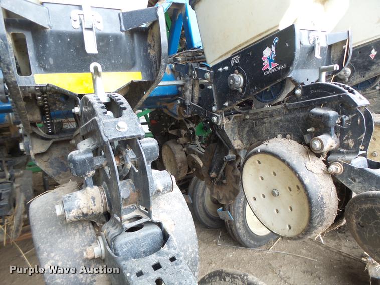 image for item DA3316 Kinze 3600 split row planter