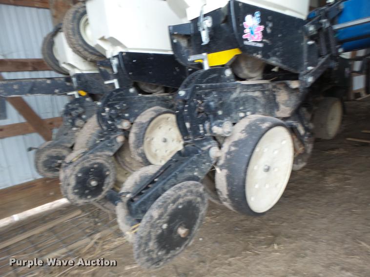 image for item DA3316 Kinze 3600 split row planter