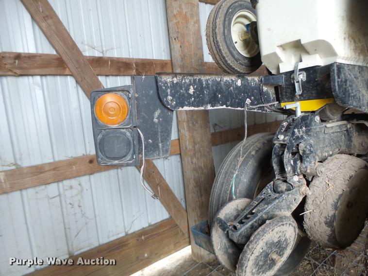 image for item DA3316 Kinze 3600 split row planter