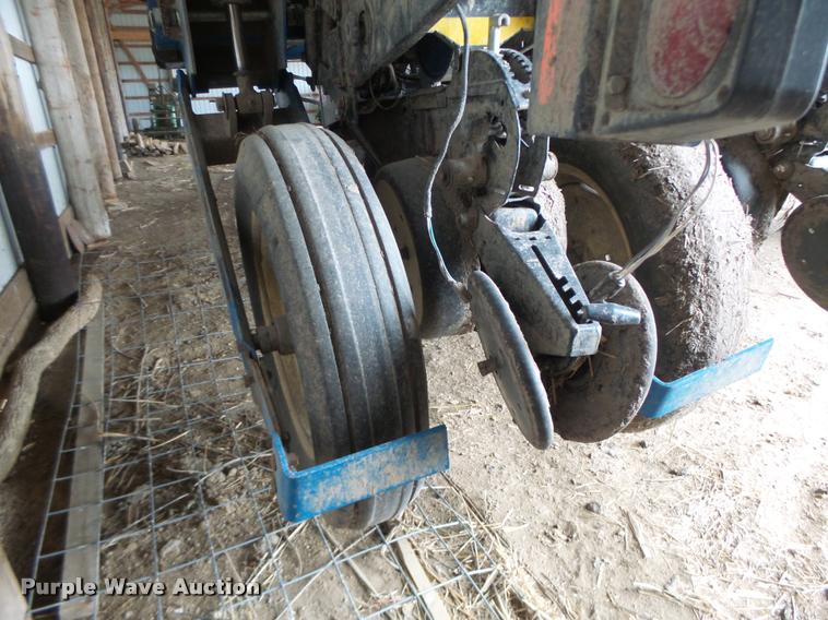 image for item DA3316 Kinze 3600 split row planter