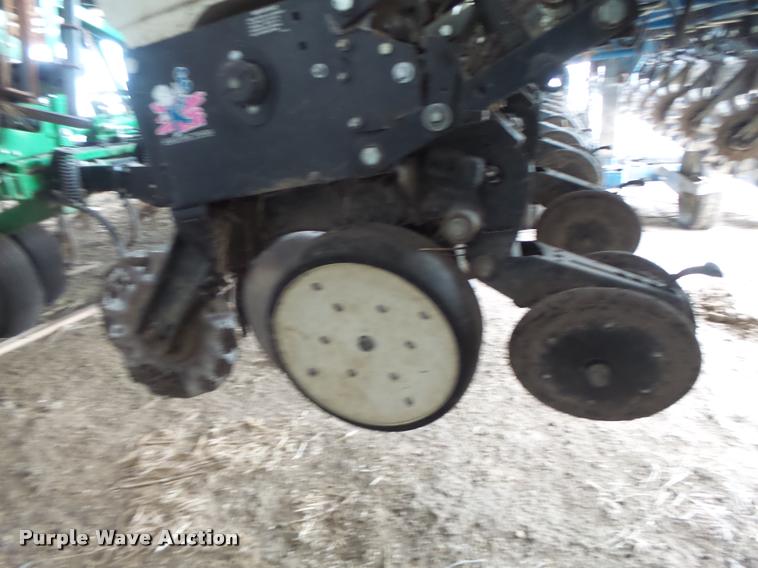 image for item DA3316 Kinze 3600 split row planter