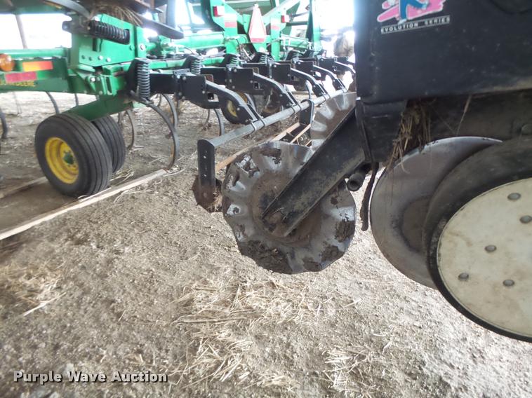 image for item DA3316 Kinze 3600 split row planter