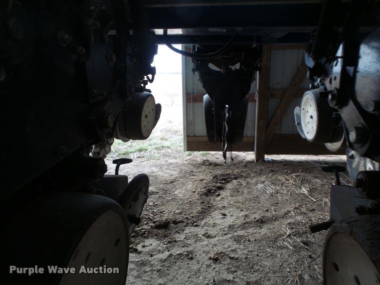 image for item DA3316 Kinze 3600 split row planter