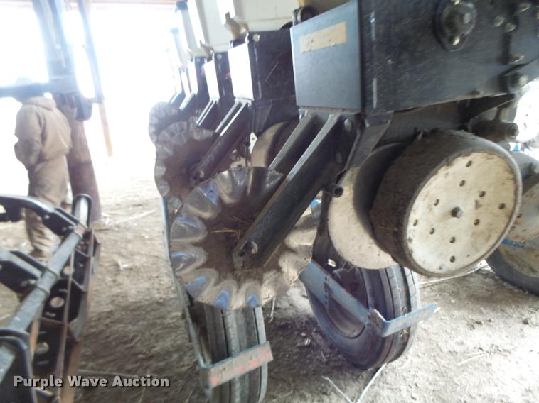image for item DA3316 Kinze 3600 split row planter