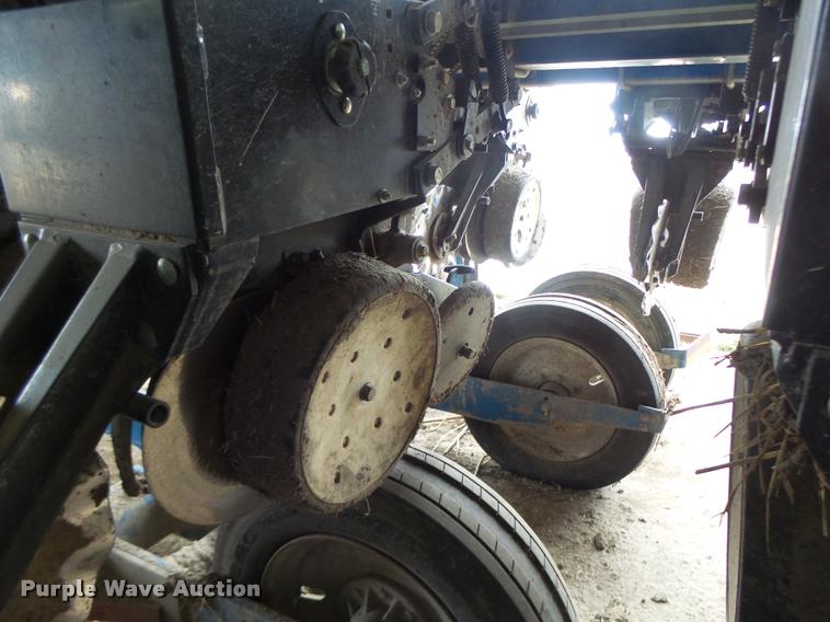 image for item DA3316 Kinze 3600 split row planter