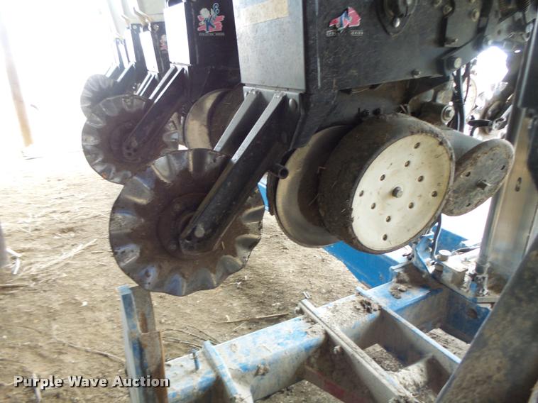 image for item DA3316 Kinze 3600 split row planter