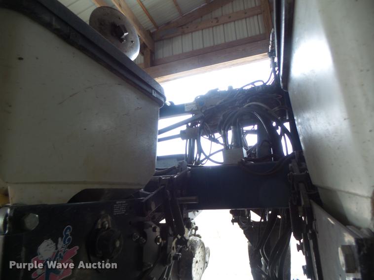 image for item DA3316 Kinze 3600 split row planter