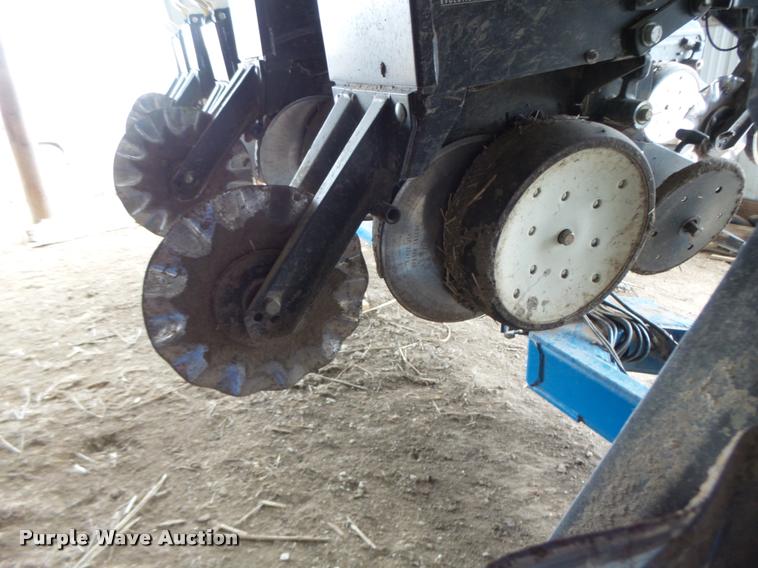 image for item DA3316 Kinze 3600 split row planter