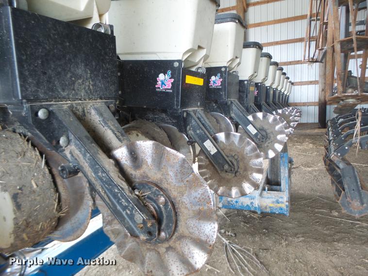 image for item DA3316 Kinze 3600 split row planter