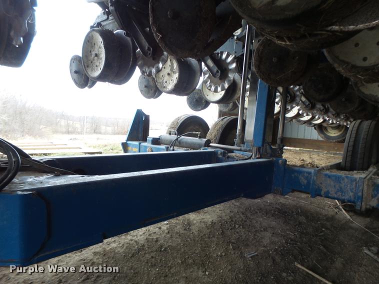 image for item DA3316 Kinze 3600 split row planter