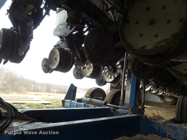 image for item DA3316 Kinze 3600 split row planter