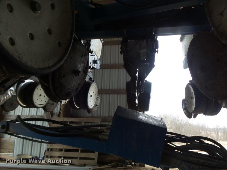 image for item DA3316 Kinze 3600 split row planter