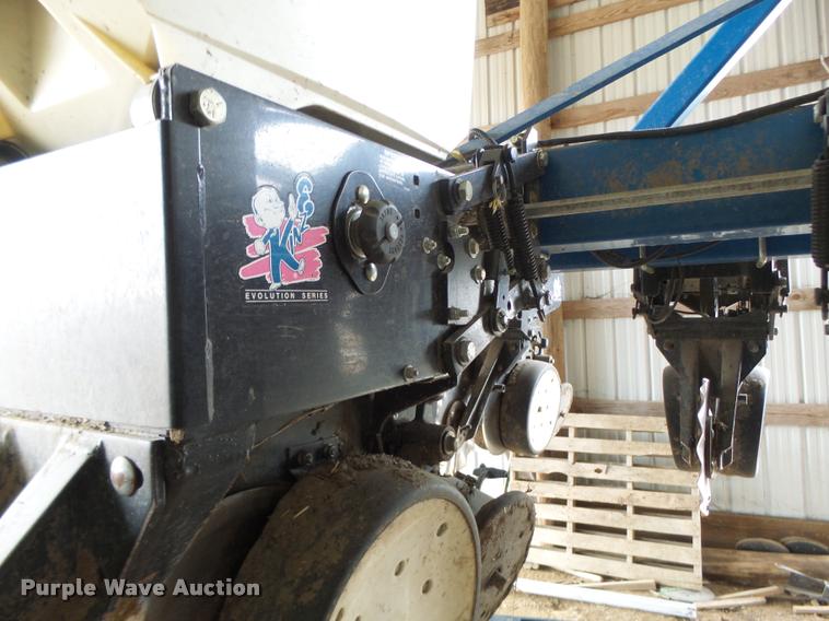 image for item DA3316 Kinze 3600 split row planter
