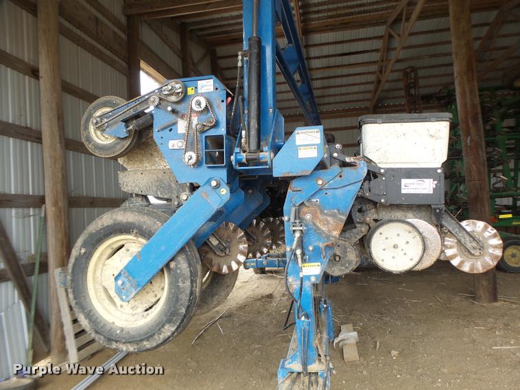 image for item DA3316 Kinze 3600 split row planter