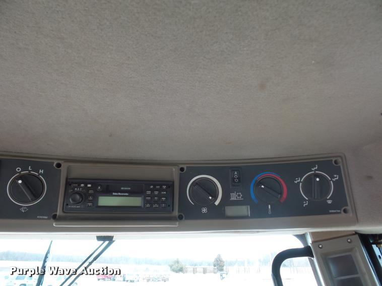 image for item DA4002 2004 Case IH STX500 4WD tractor