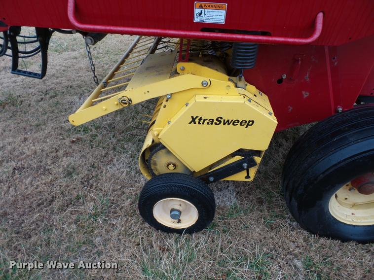 image for item DA4007 2010 New Holland BR7070 round baler